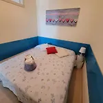 Cam 2 Sea View Apartament *